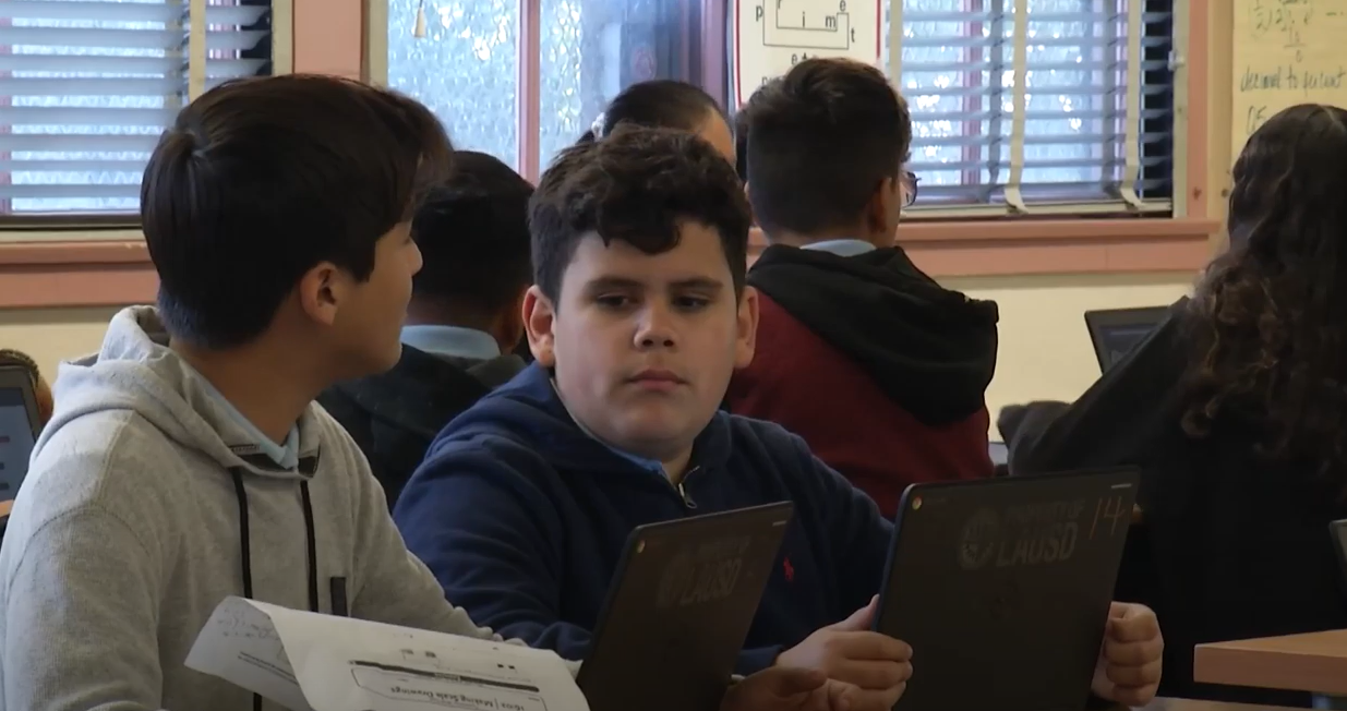 Cuando Los Compañeros Se Ayudan Unos A Otros